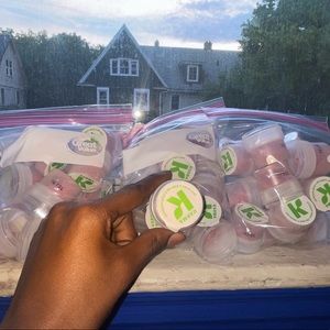 Karma- Strawberry lemonade flavor. Tastyyy!!! 42pcs